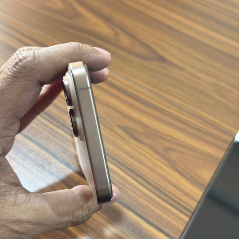 Iphone 16 Pro Max 6