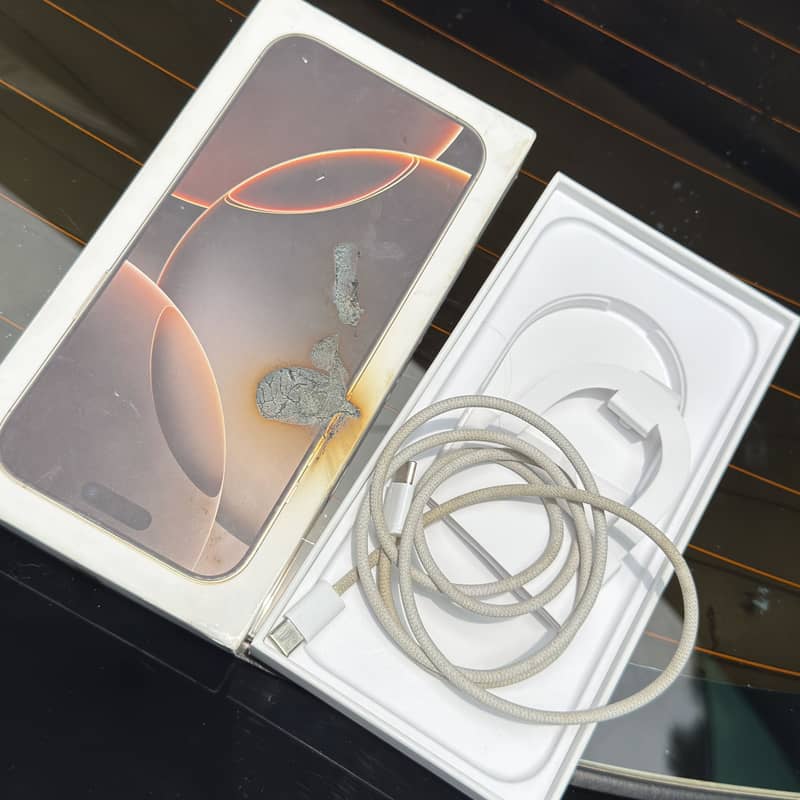 Iphone 16 Pro Max 10