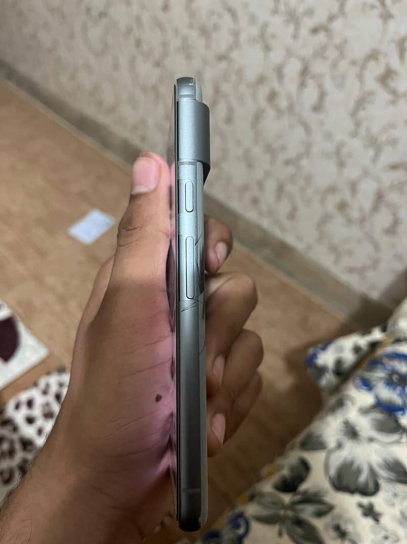 Google Pixel 8 3