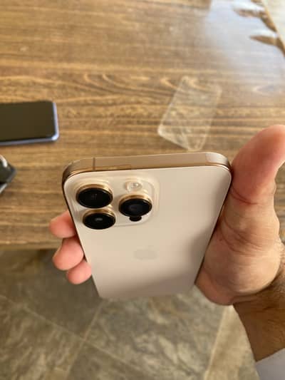 Apple iPhone 16 Pro Max