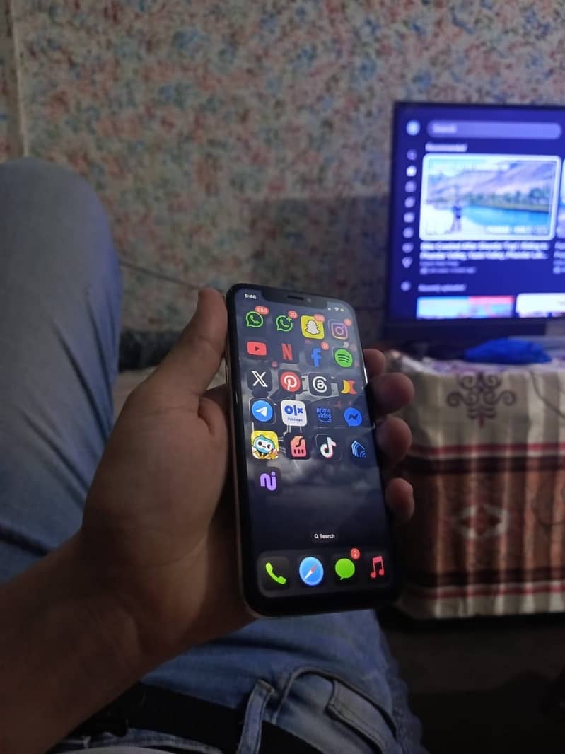 Apple iPhone XS 1