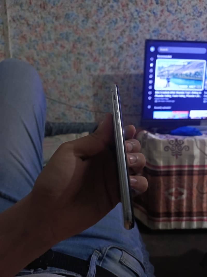 Apple iPhone XS 3
