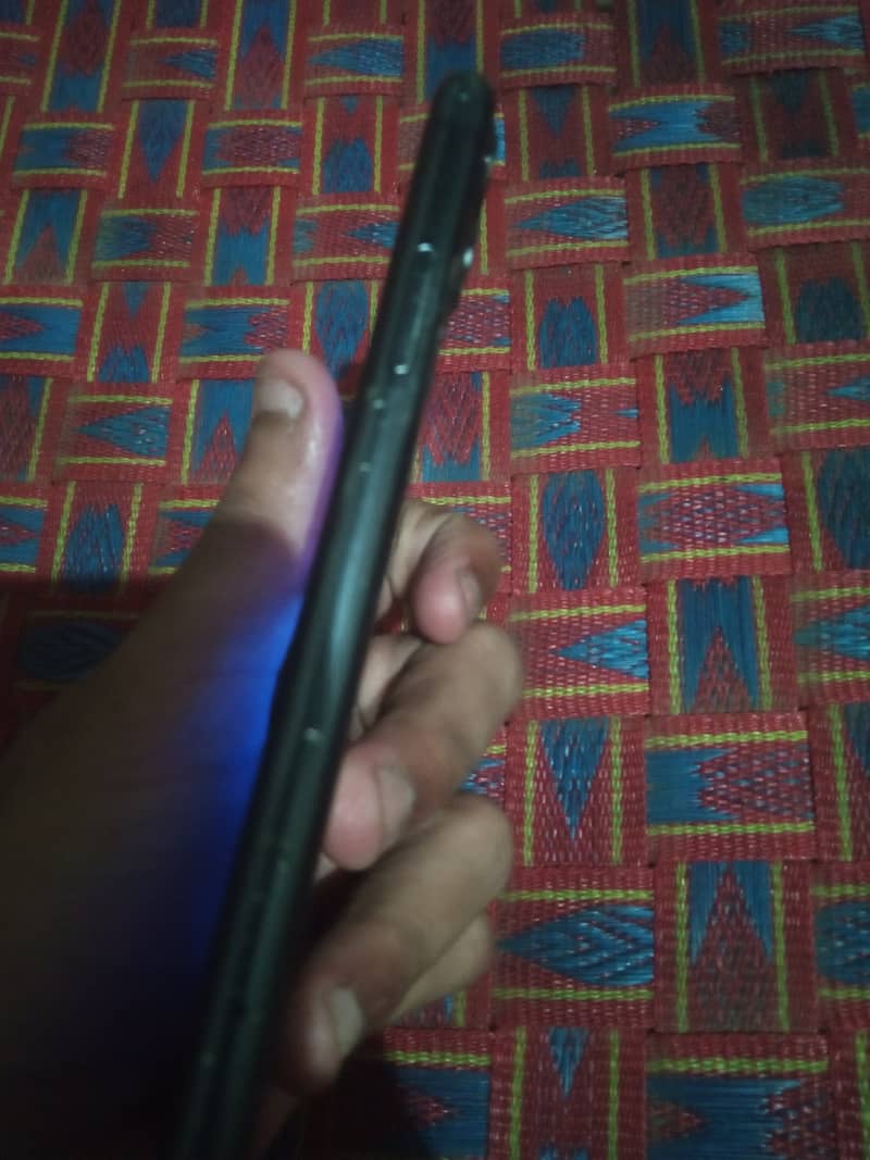 Apple iPhone 11 3