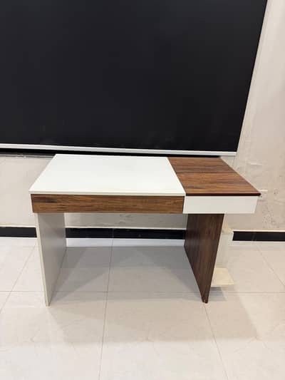 Office Table Premium with Chair