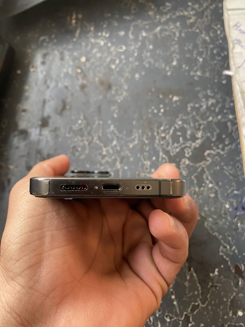 Apple iPhone 13 Pro 1