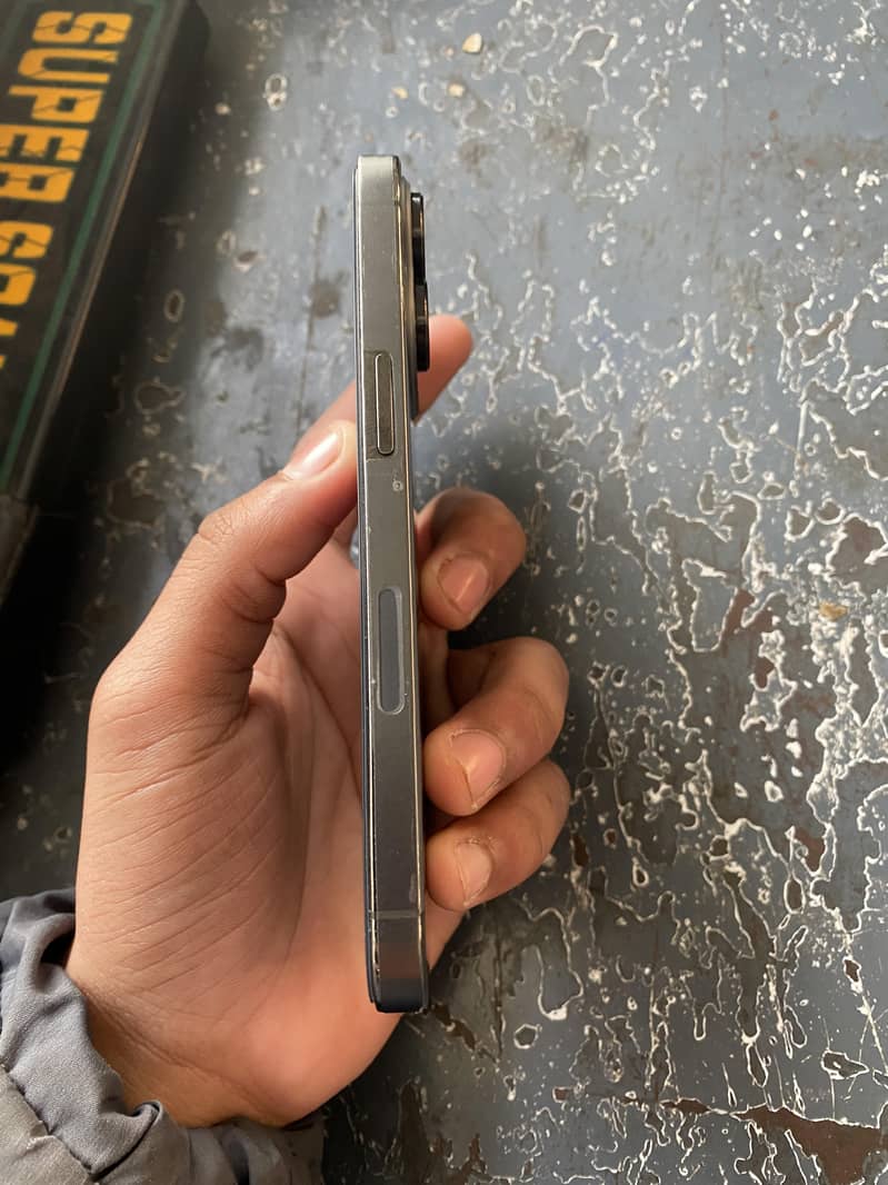 Apple iPhone 13 Pro 4