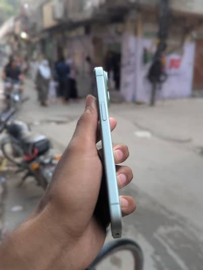 Apple iPhone 15