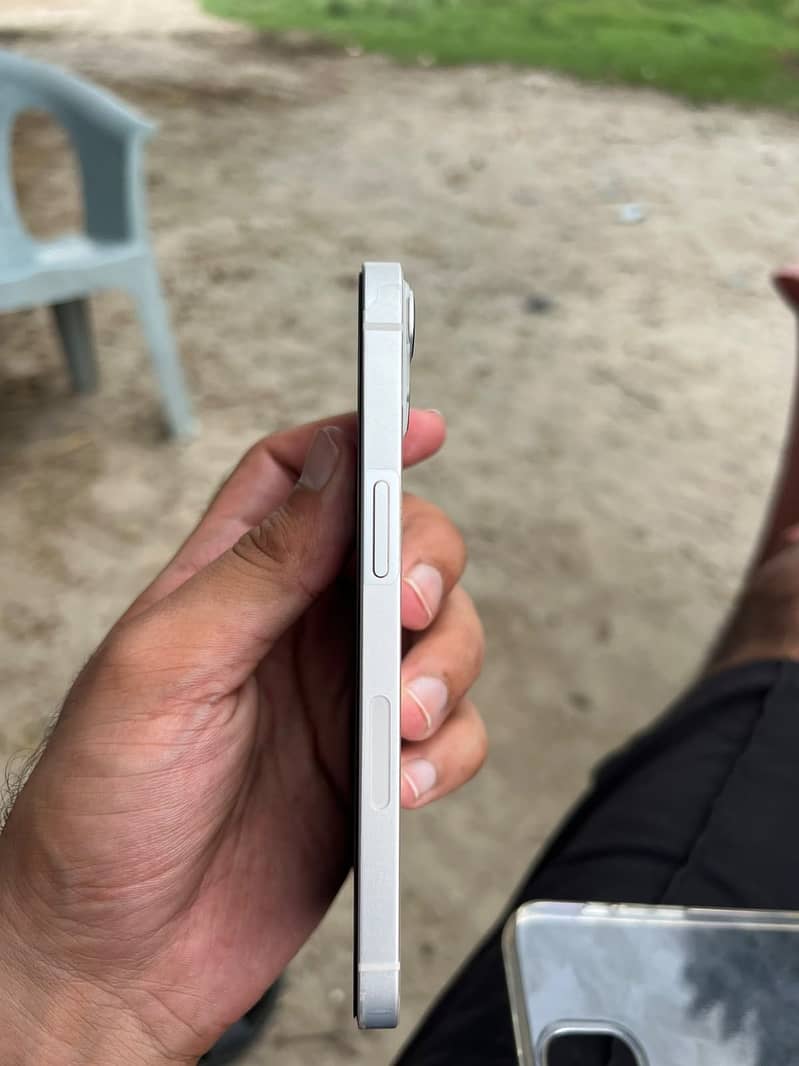 Apple iPhone 13 2