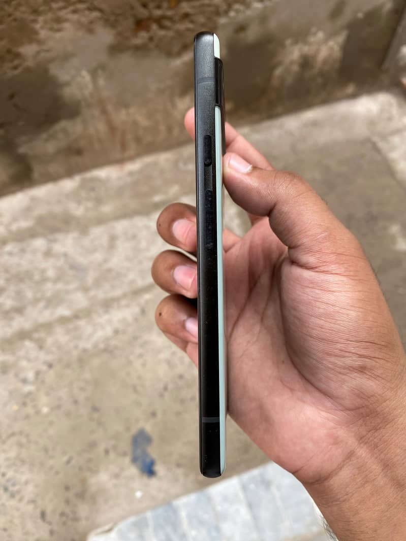 Google Pixel 6a 4