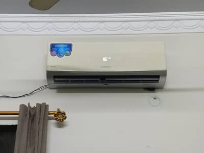 Kenwood 1 ton AC