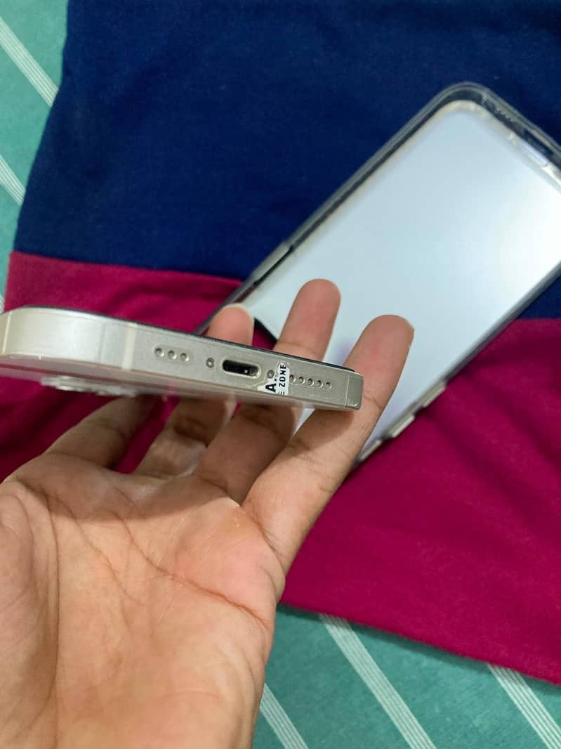 Apple iPhone 13 1