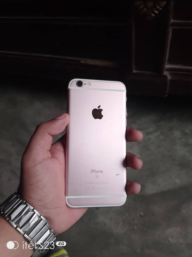 Apple iPhone 6S 4