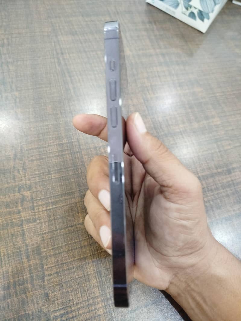 iPhone 14 pro max 3
