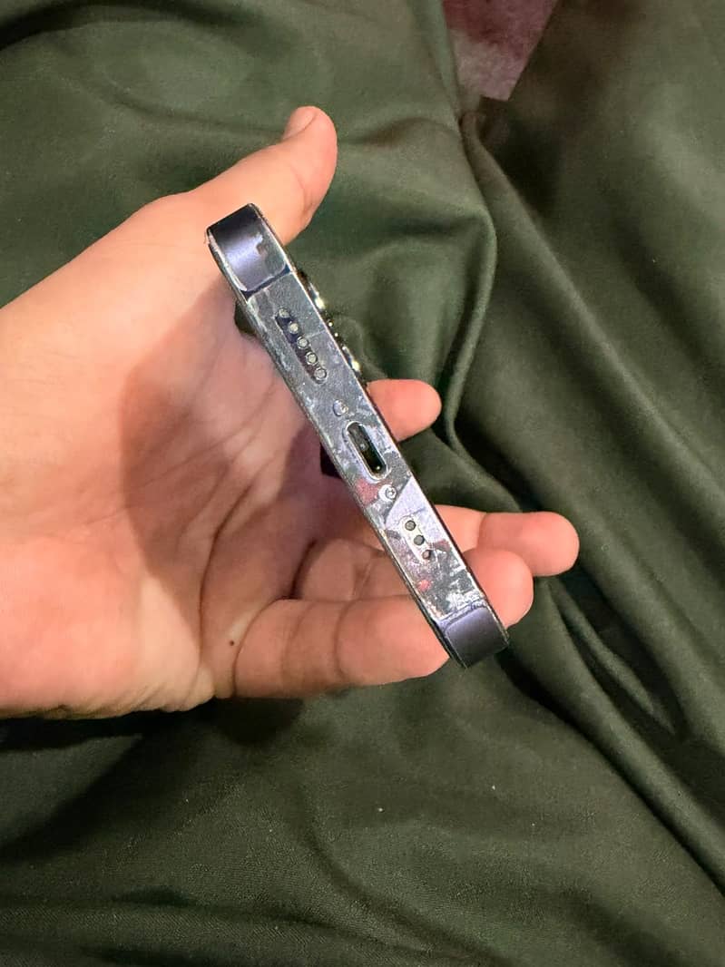 Apple iPhone 14 Pro 2