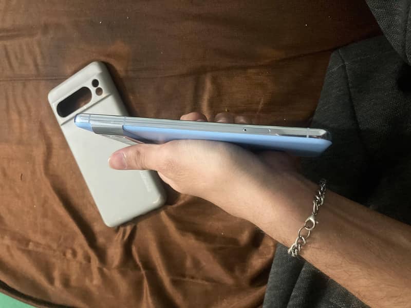 Google Pixel 8 Pro 7