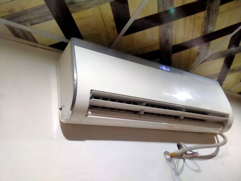 Gree Split AC new condition 2