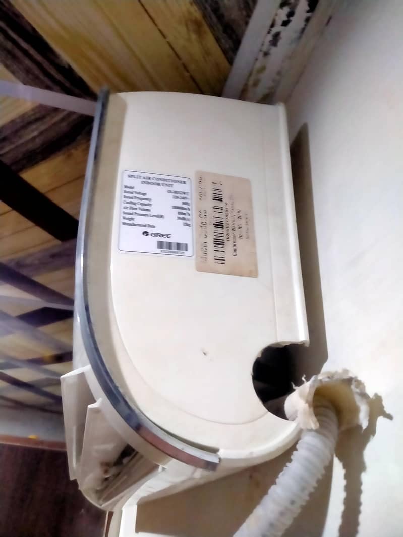 Gree Split AC new condition 3