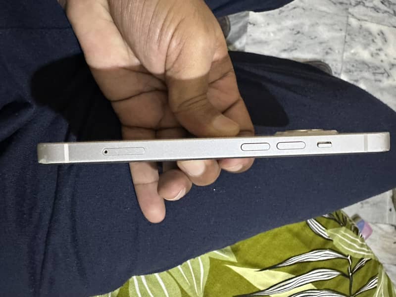 Apple iPhone 13 3