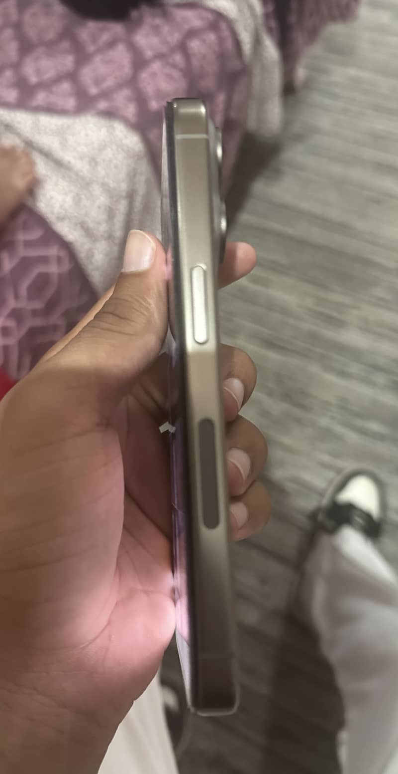 Apple iPhone 15 Pro 2