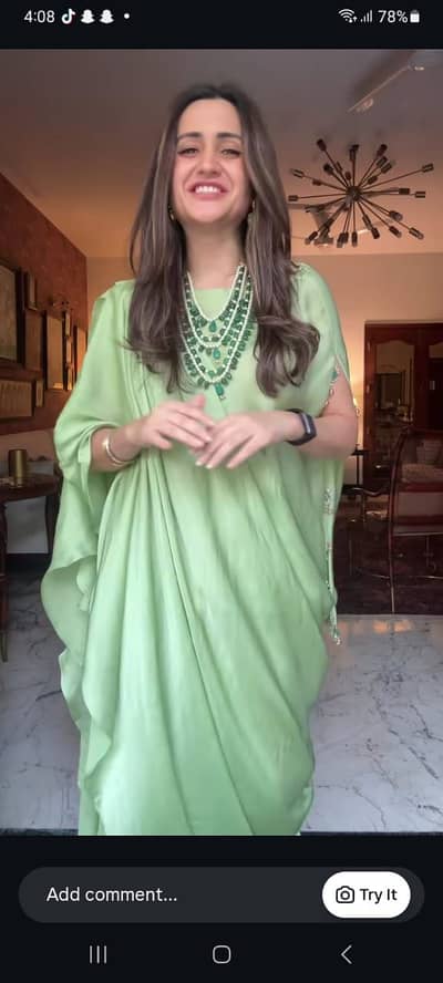 NECKLACE EMERALD BEADS AND PERLS