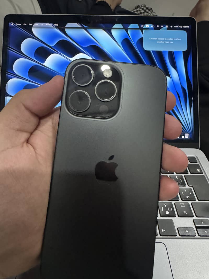 Apple iPhone 16 Pro Max 2