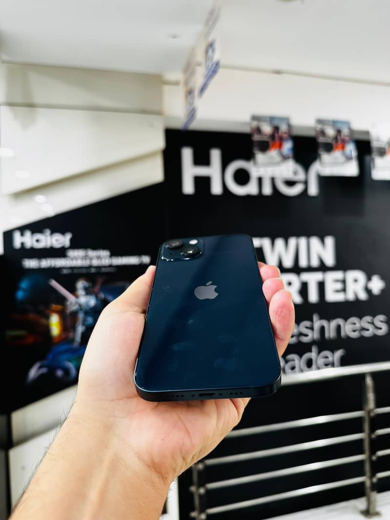 Apple iPhone 13 1
