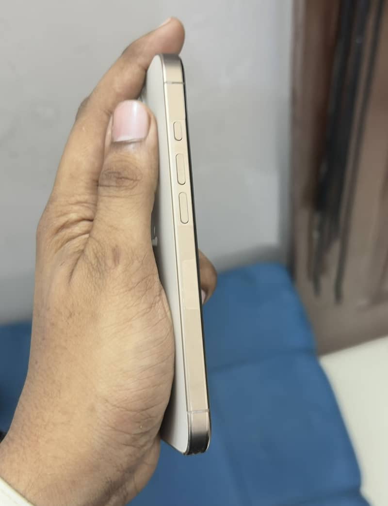 Apple iPhone 16 Pro 5