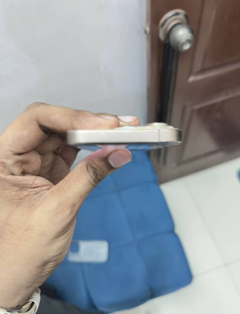 Apple iPhone 16 Pro 7