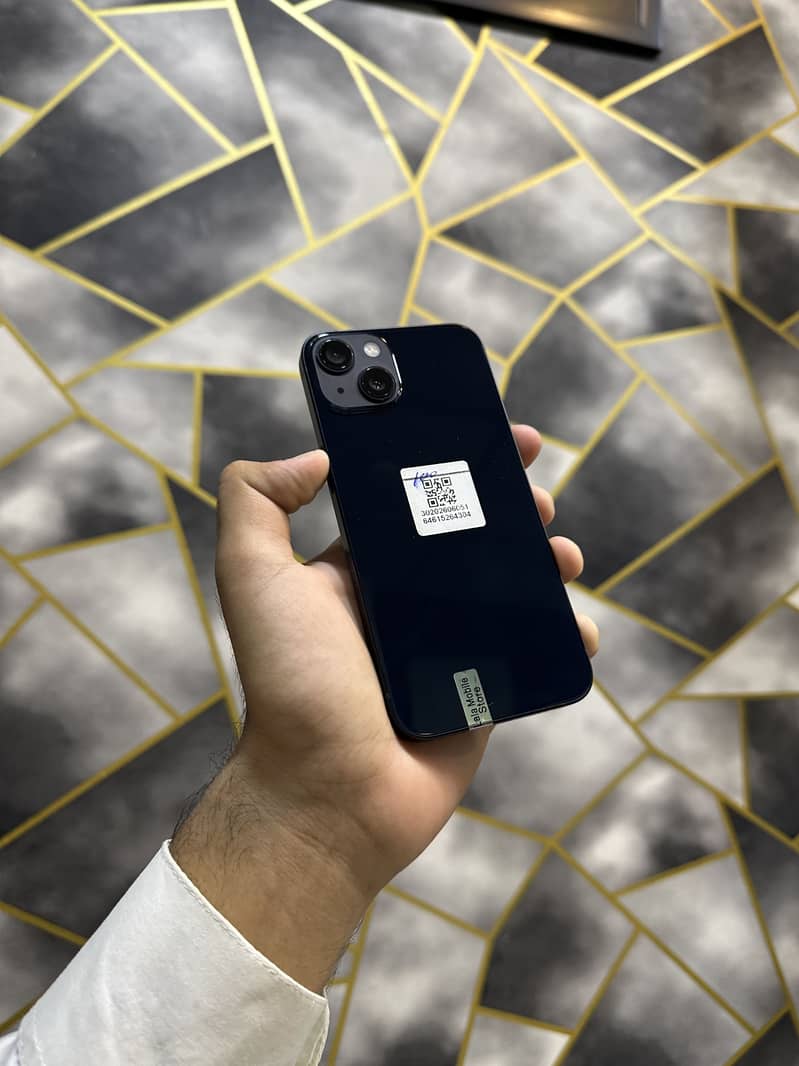 Apple iPhone 13 2