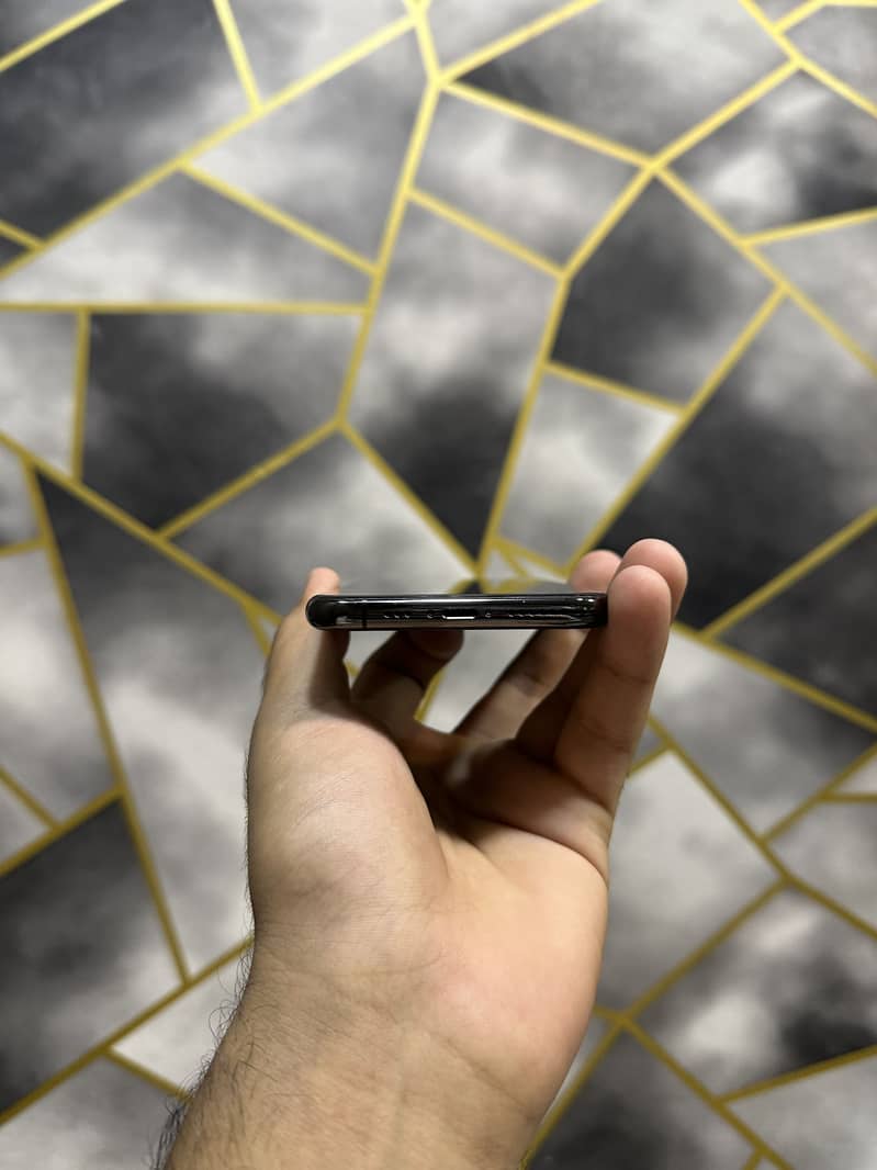 Apple iPhone 11 Pro 3