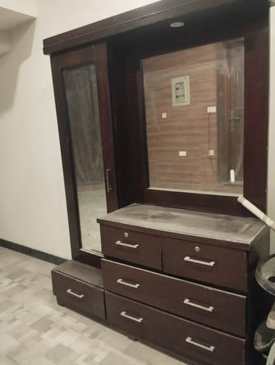dressing table