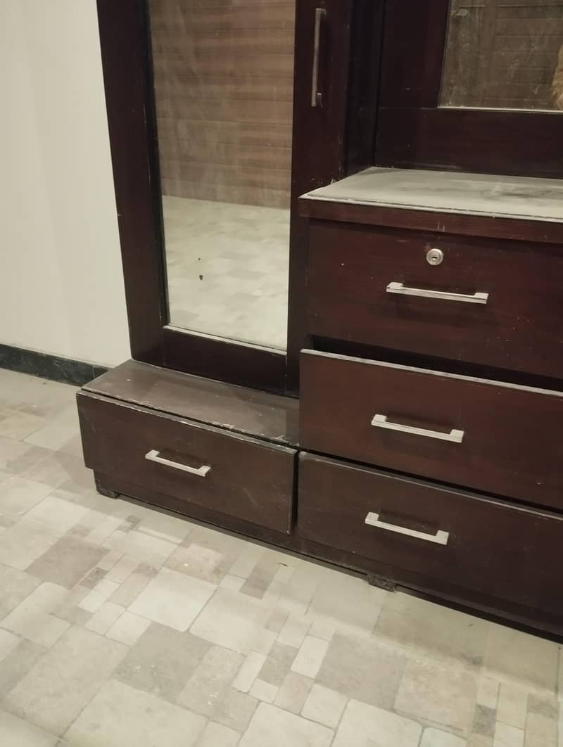 dressing table 6