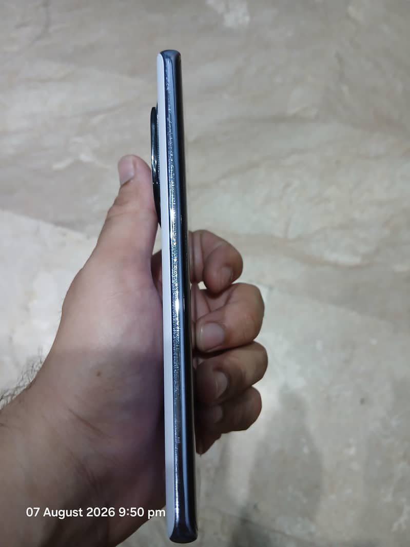 Xiaomi Redmi Note 14 Pro Plus 3