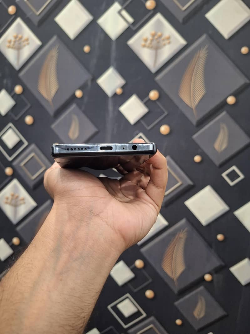 Tecno CAMON 30 1