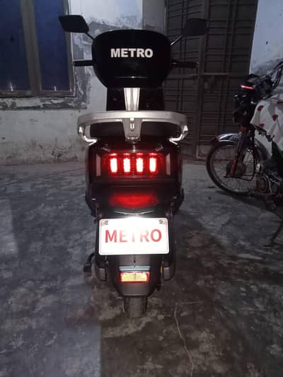 metro t9 sports only 750 kilometers drive brand new