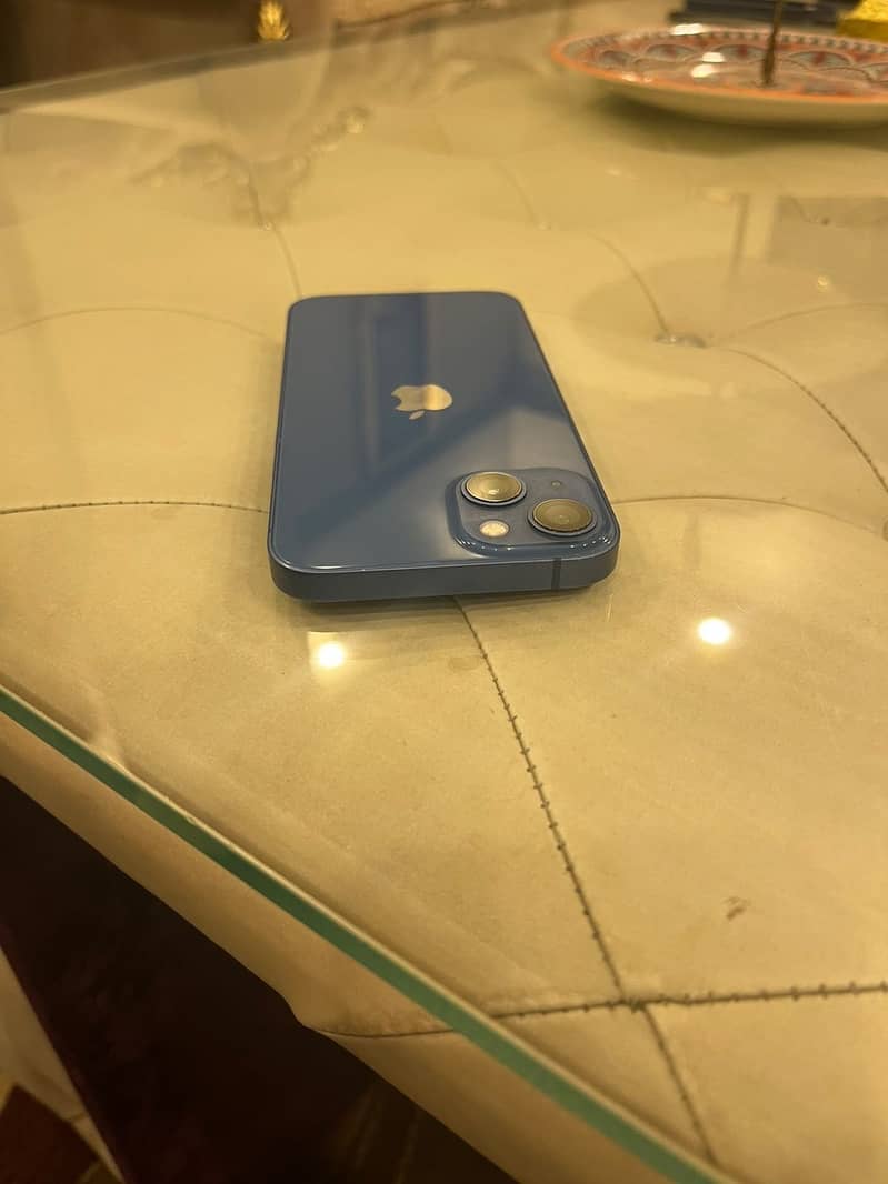 Apple iPhone 13 5