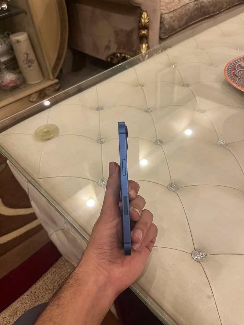 Apple iPhone 13 7