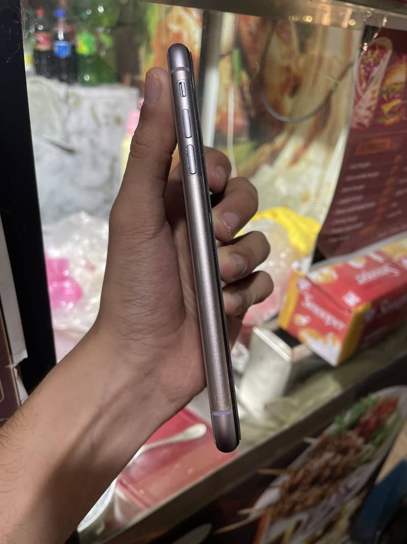 iPhone 11 2