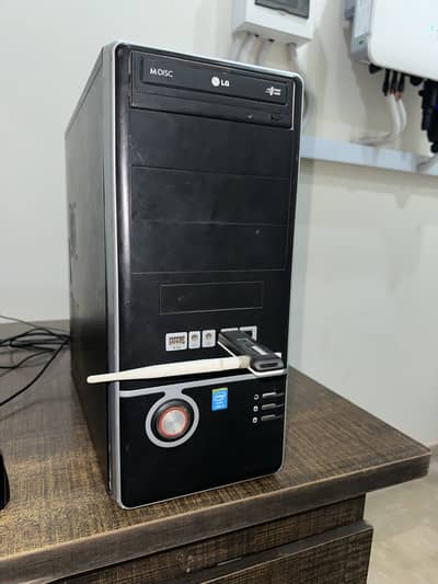 Gaming PC | Xeon E3-1270 v3 | 16GB RAM | GTX 760 2GB | 256GB SSD