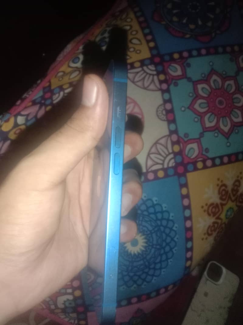 Apple iPhone 13 1