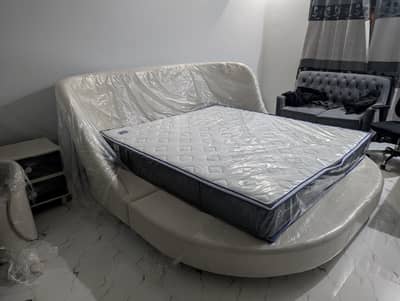 Round Shape Bed