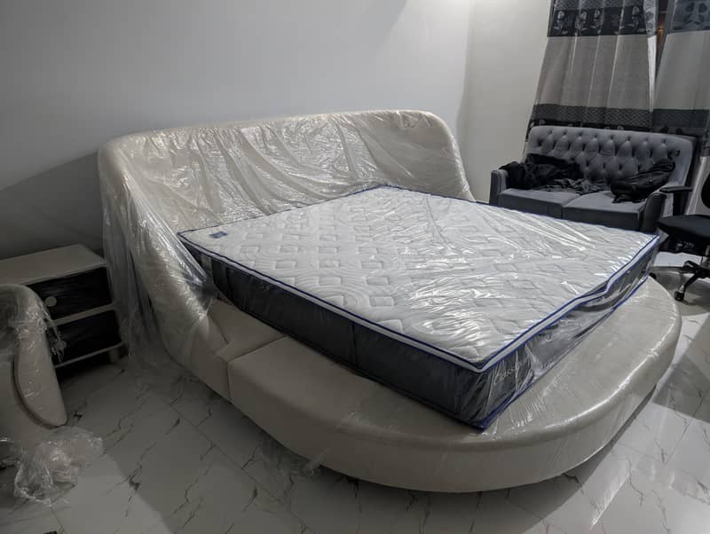 Round Shape Bed 0