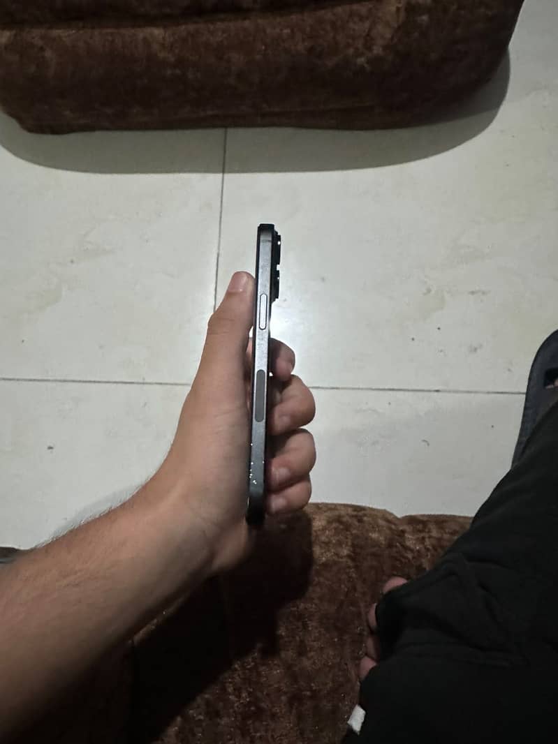 Apple iPhone 15 3