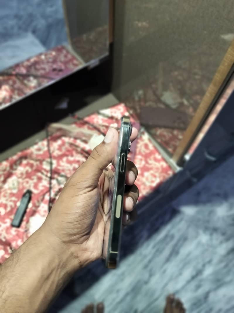 Apple iPhone 13 Pro 1
