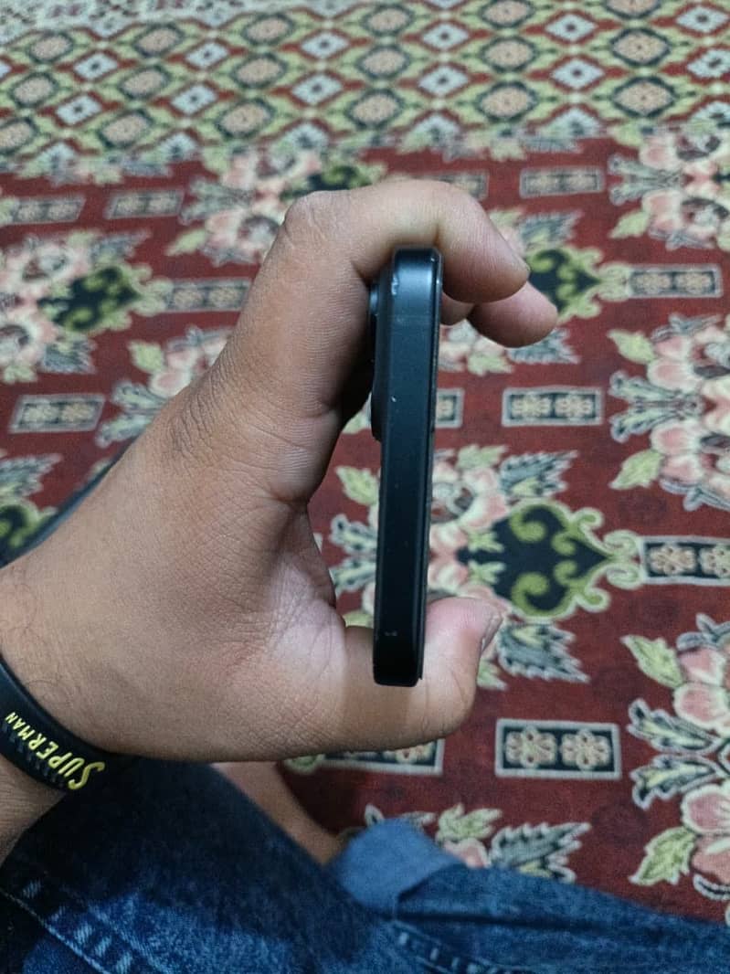 iPhone 15 plus jv 0