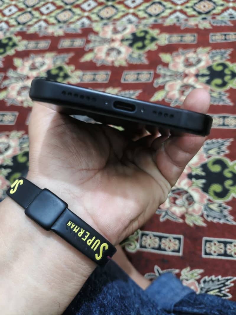 iPhone 15 plus jv 2