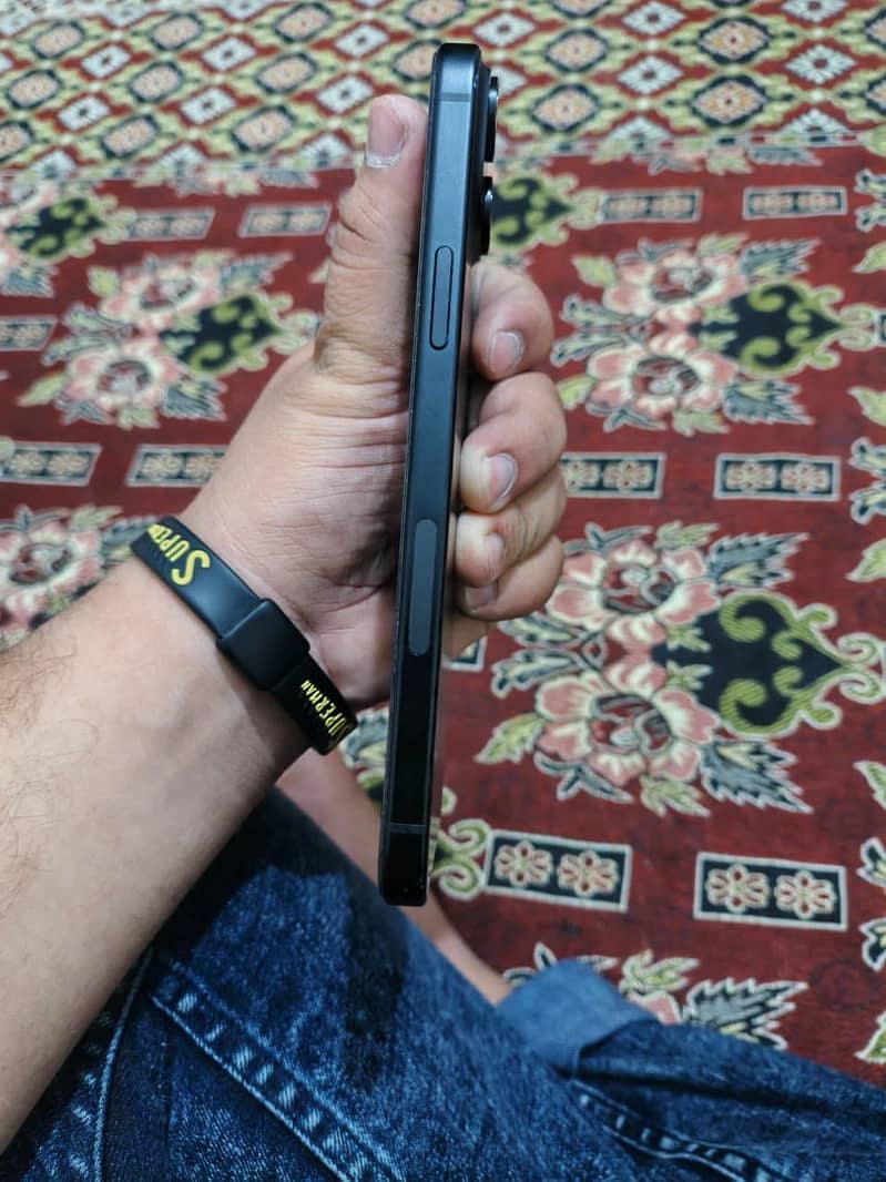 iPhone 15 plus jv 6