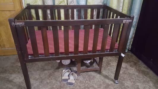 baby cart or crib size 4×2.5 feet in excellent condition