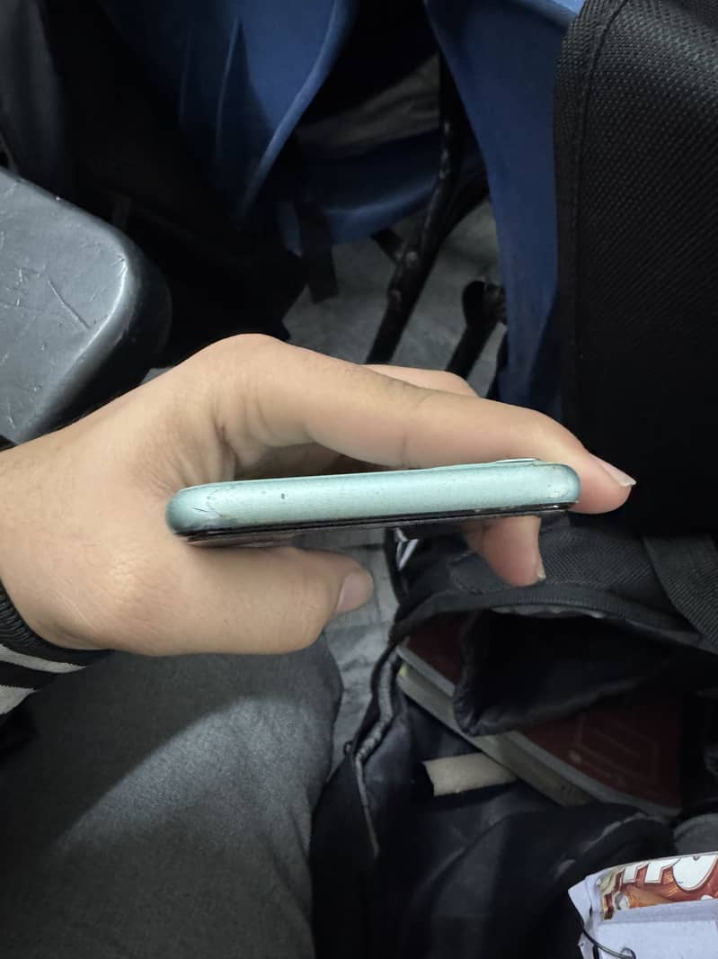 Apple iPhone 11 6