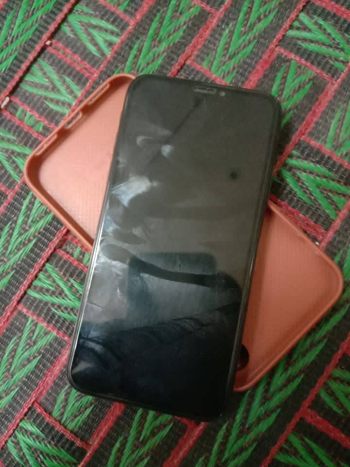 Apple iPhone X 4